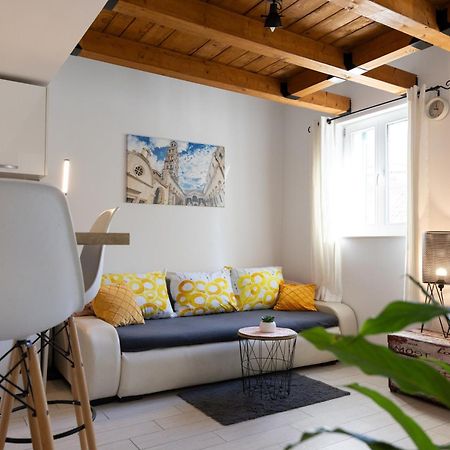 Central Split Rooms And Apartments Paese 外观 照片