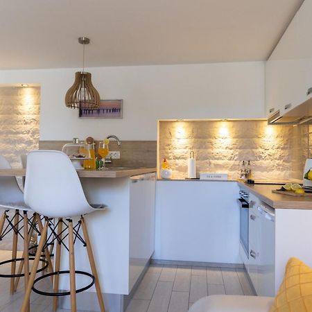 Central Split Rooms And Apartments Paese 外观 照片