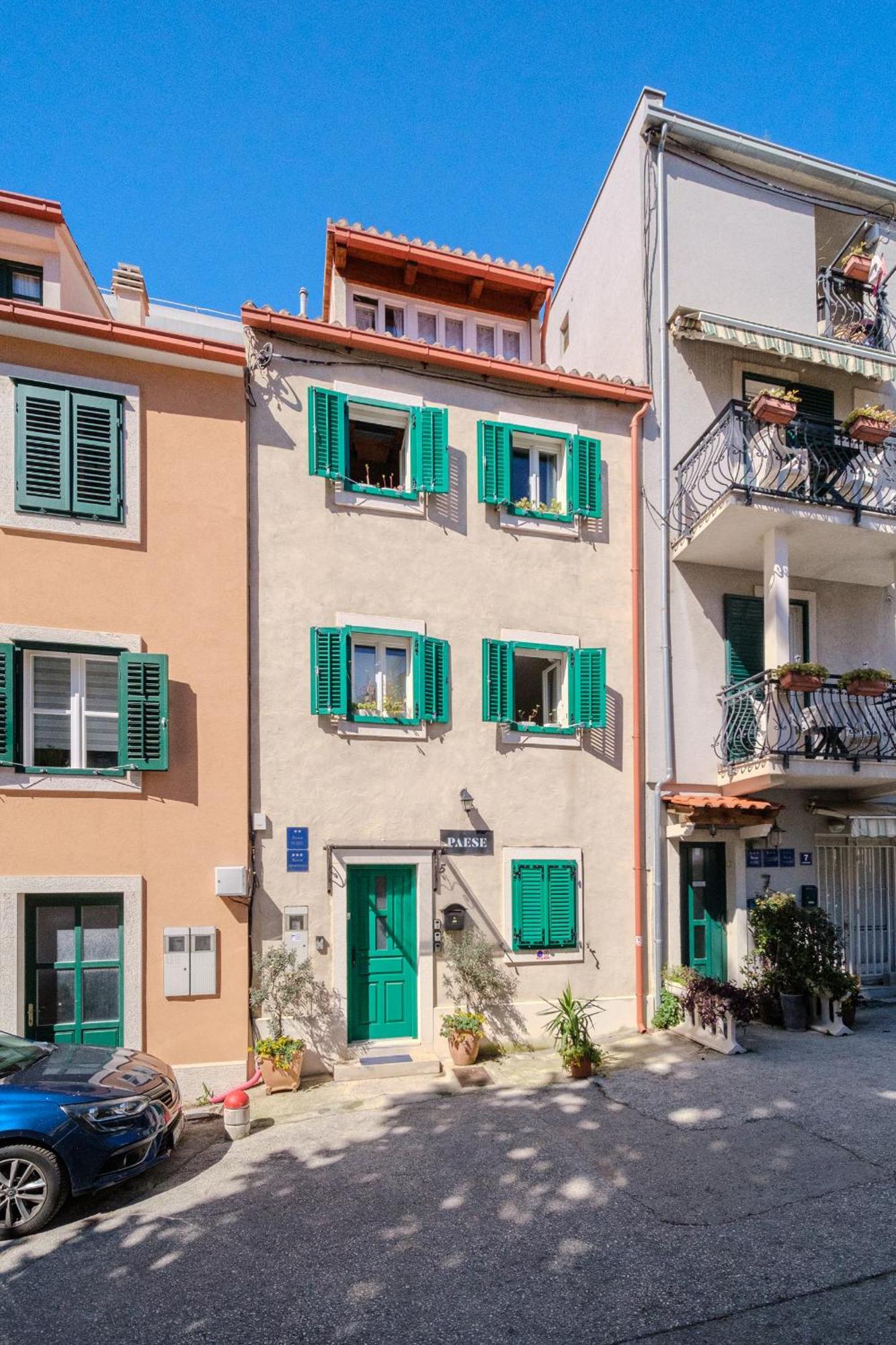 Central Split Rooms And Apartments Paese 外观 照片