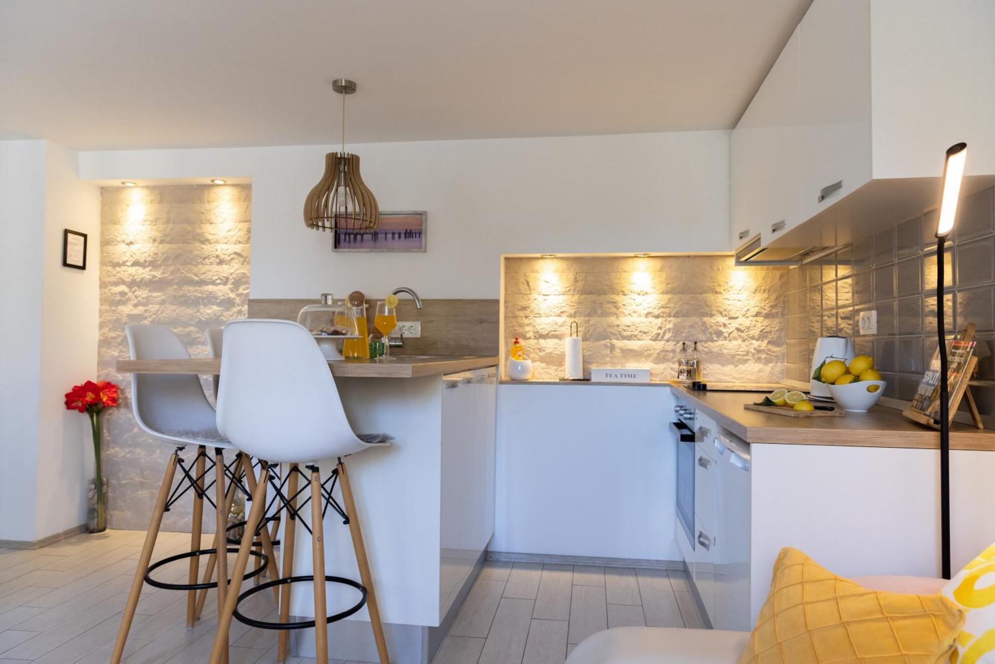 Central Split Rooms And Apartments Paese 外观 照片