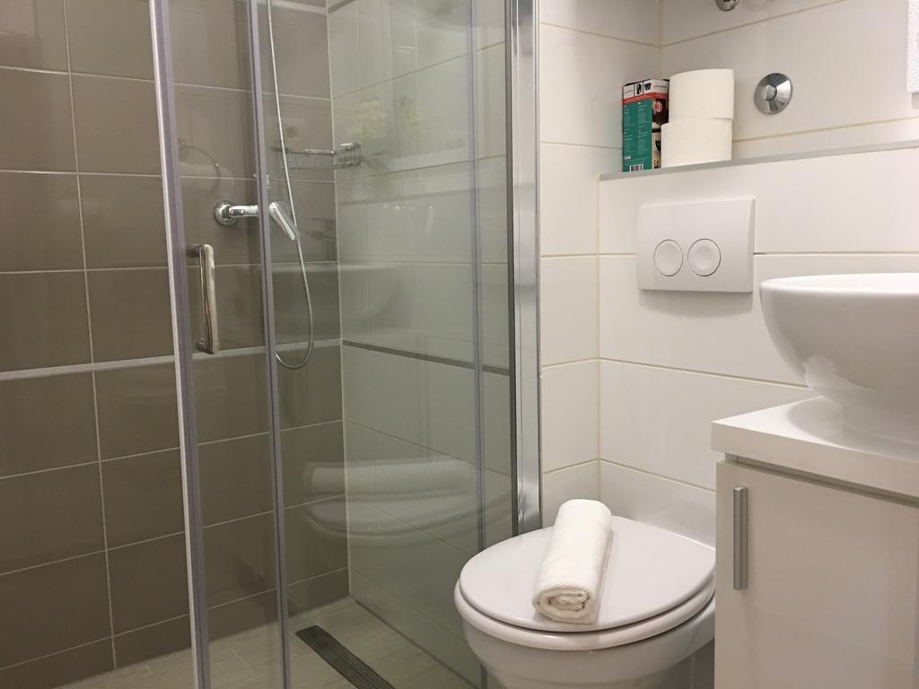 Central Split Rooms And Apartments Paese 外观 照片
