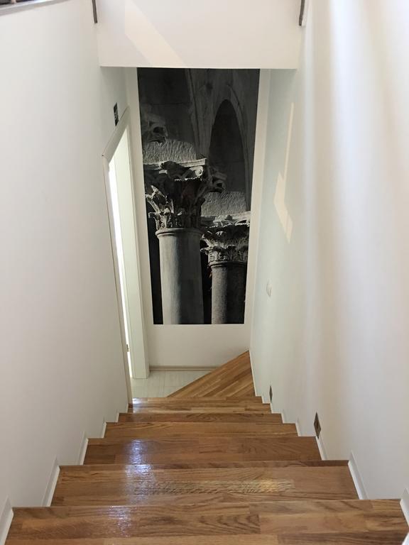 Central Split Rooms And Apartments Paese 外观 照片